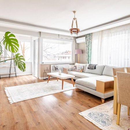 Апартаменты Vibrant Flat With Balcony In Maltepe Стамбул Экстерьер фото